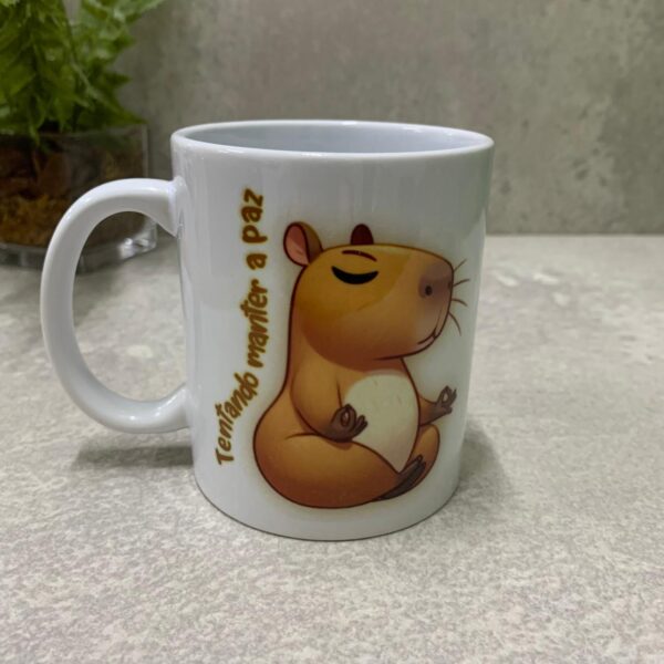 Caneca em cerâmica "Tentando manter a paz"