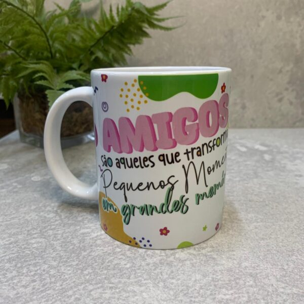 Caneca em cerâmica "Amigos são..."